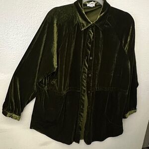 Merritt Charles Olive Velvet Button Down Shirt/jacket.  Has pockets!